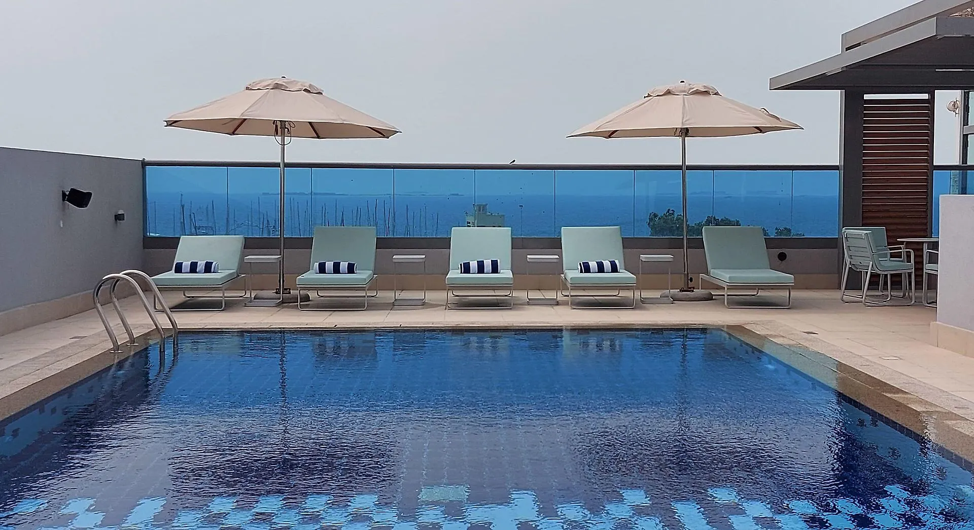 Beach Walk Hotel Jumeirah Dubai 4*,